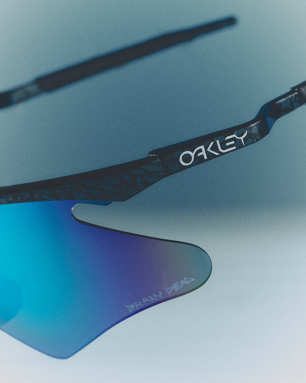 Brain Dead x Oakley Mumbo Sunglasses - Planet X/Prizm Sapphire 5