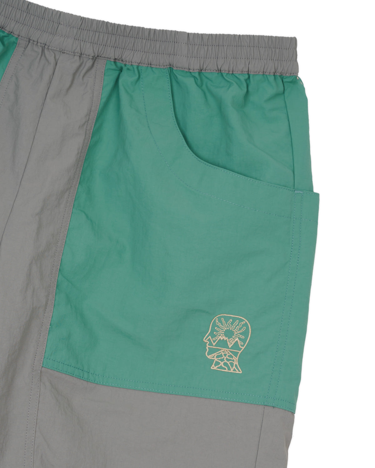 ALOUND VENTILATION NYLON SHORTS グレーM imgrc0117686474.jpg